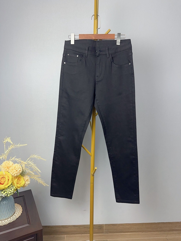 ブランドジーンズ背面デザイン